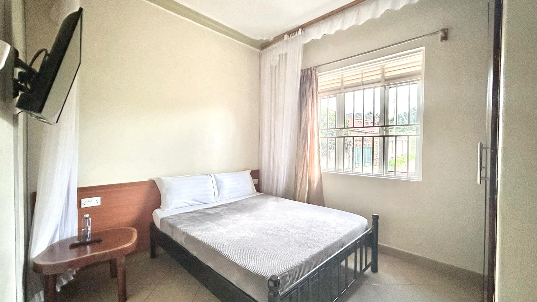 Room Image 4